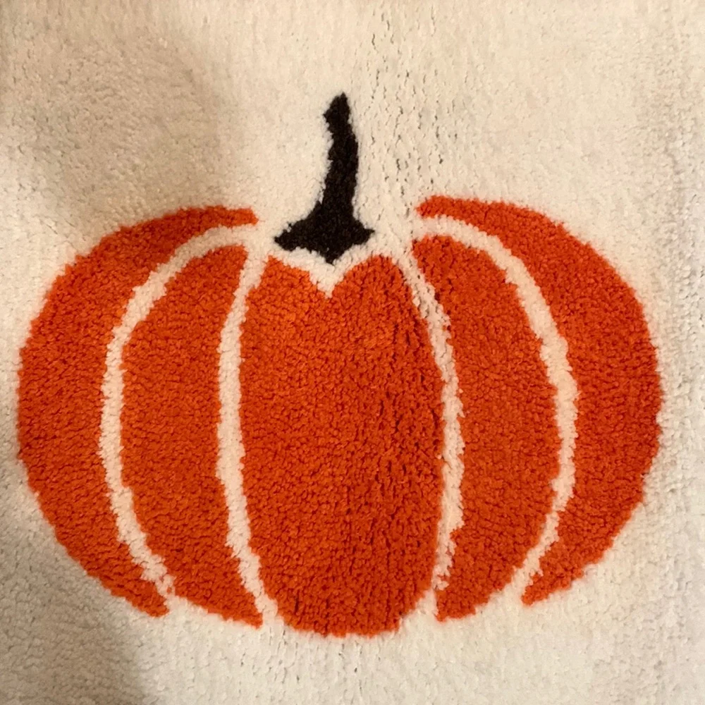 NWT Fall Pumpkin Rug White and Orange